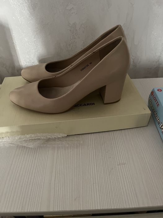 Туфли  таккарди 39 размер