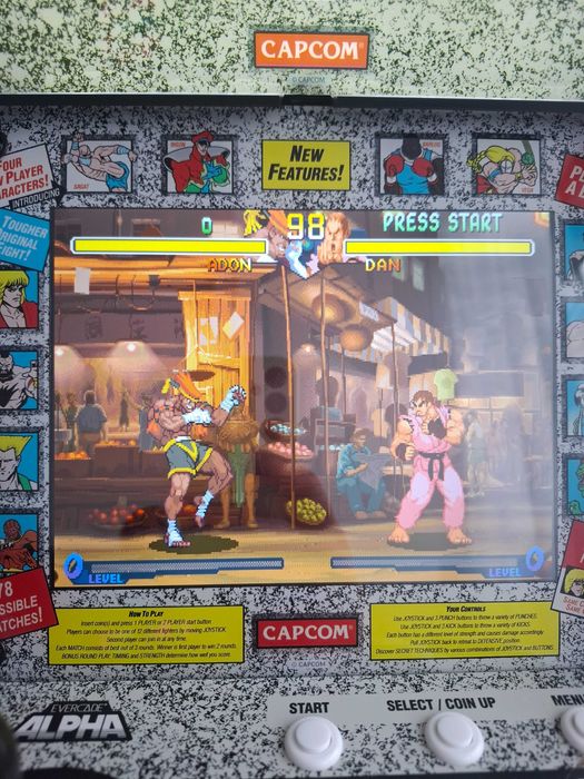 Bartop arcade Evercade Alpha, inspirat din salile de arcade, acces la sute de jocuri clasice