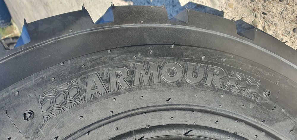 12-16.5 cauciucuri noi profil de asfalt pentru BOBCAT CTS6