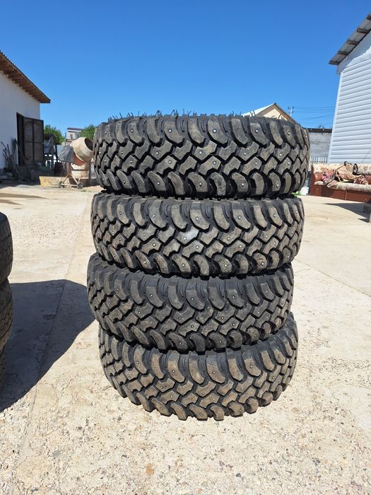 Продам шины на ниву размер R 15