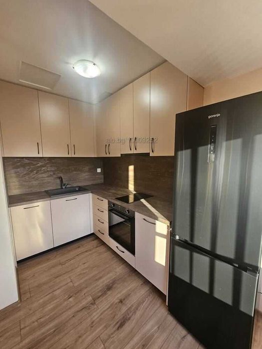 Дава се под наем Тристаен апартамент в Пловдив, Коматевски възел - 107 кв.м за 510 € - Снимка #11