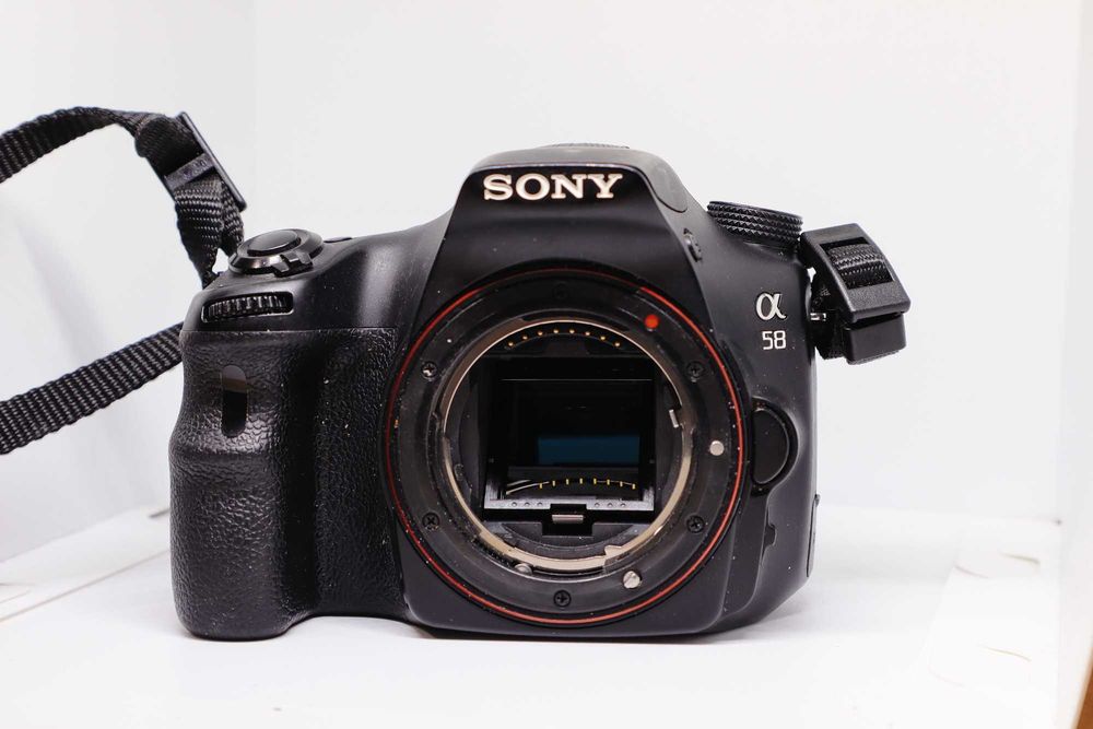 Sony A58 DSLR 20MP + 3 obiective – kit complet
