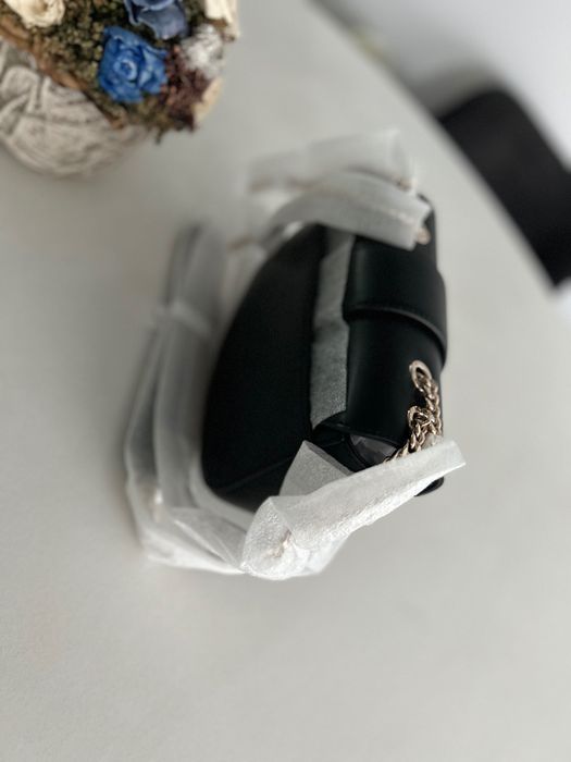 Guess нова оригинална чанта с дълга дръжка