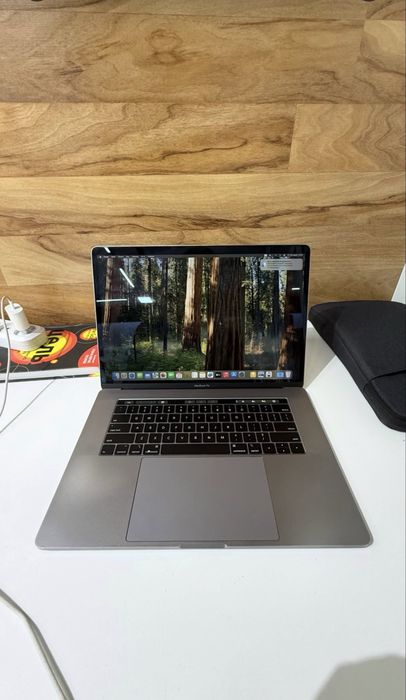 Продам Macbook pro