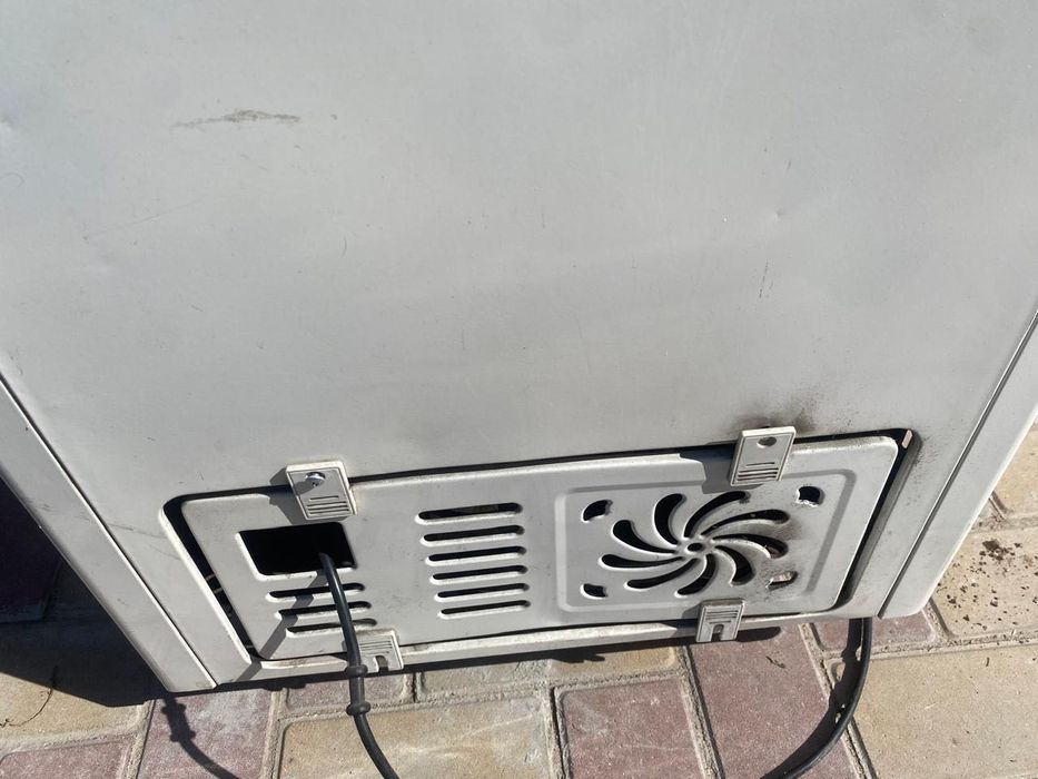 Продам морозильник