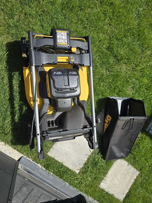Masina de tuns gazon/iarba pe acumulator DeWALT