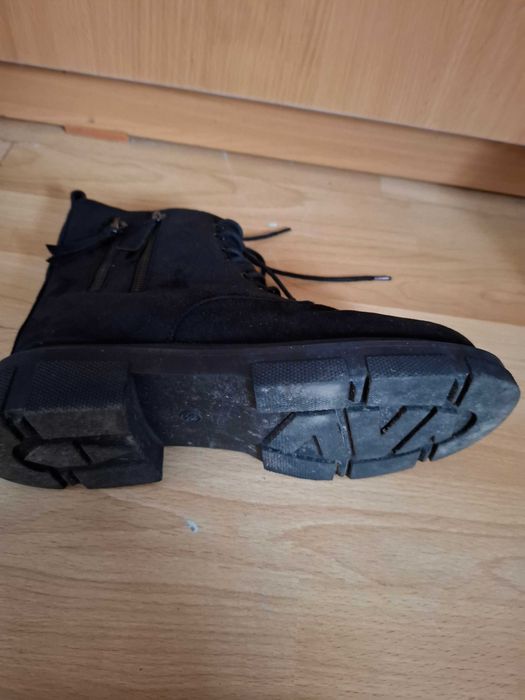 Ботинки замшевые разм.38