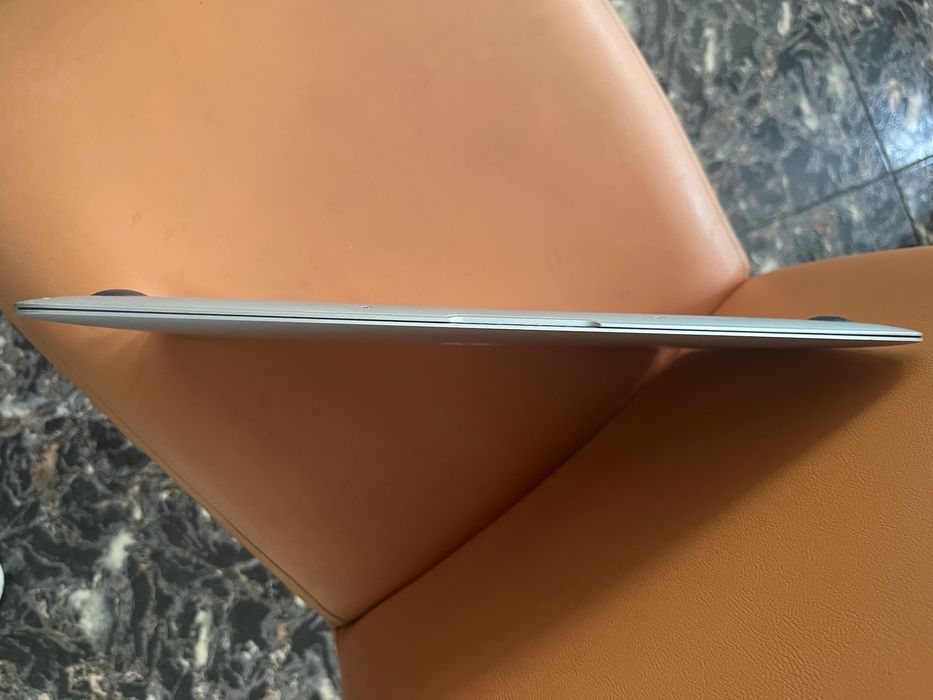 Macbook air 13 early 2015 stare impecabila