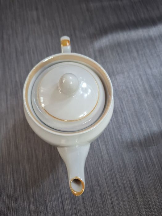 Захарница ,латиера и чайник от порцелан на Изида