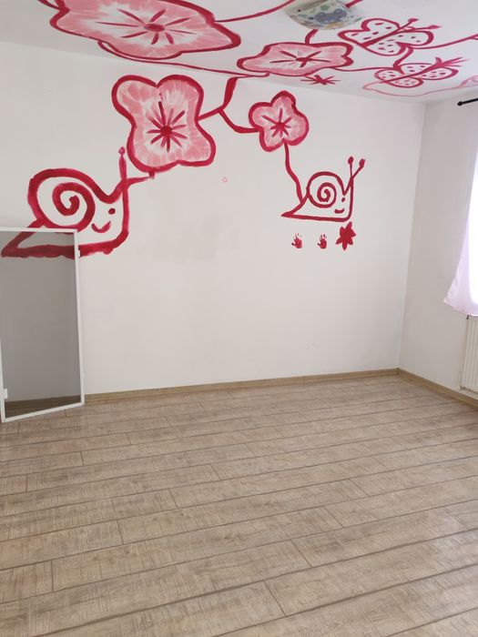 Vând apartament 4 camere