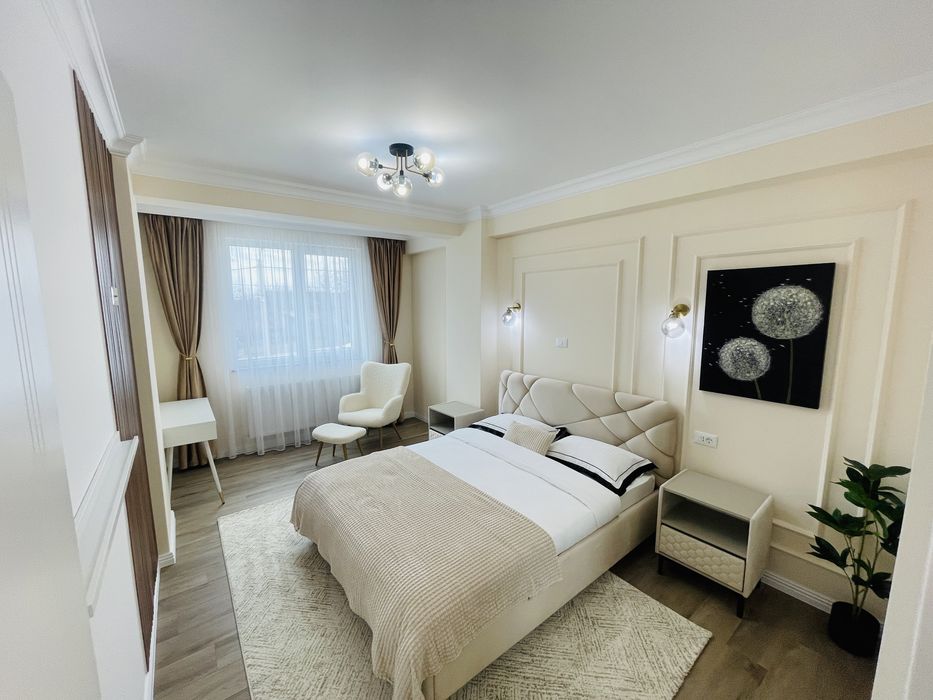 Apartamant 3 camere de vanzare