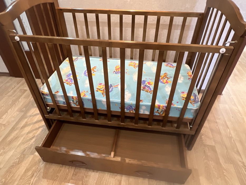 Кровать детская с матрасом