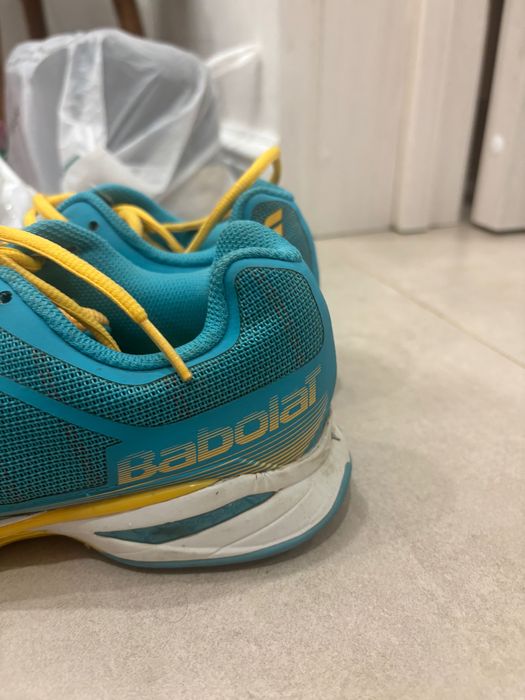 Кроссовки женские