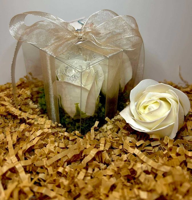 Сапунени рози със скандинавски мъх