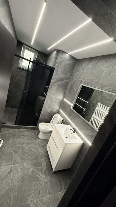 inchiriez apartament 2 camere decomandat OM renovat - totul nou
