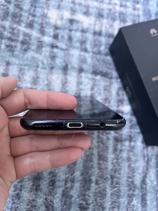 Продам телефон….