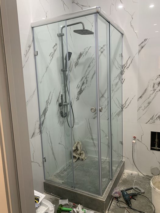 Душевые кабины и ванные перегородки