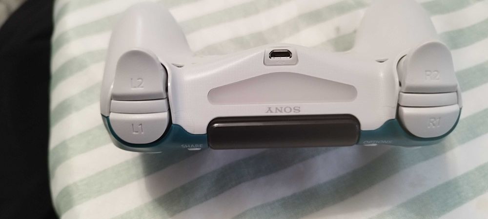 Чисто нов Playstation 4  dualshock 4 joystick джойстик