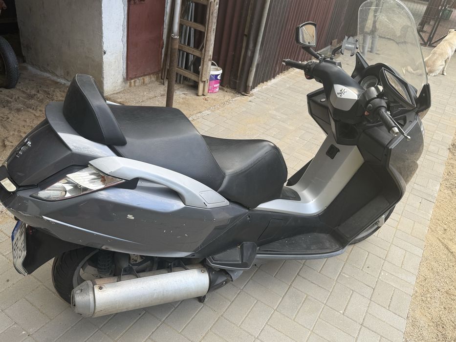 Vand scuter Peugeot 125(se poate conduce cu cat B)