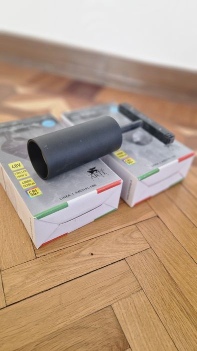 Светильник трековый новый.