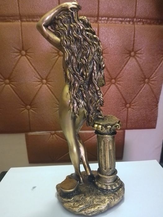 Статуетка -Афродита