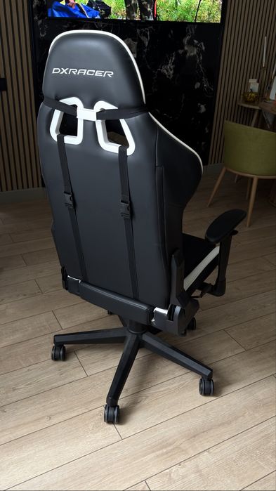 Продам игровой стул DXRACER