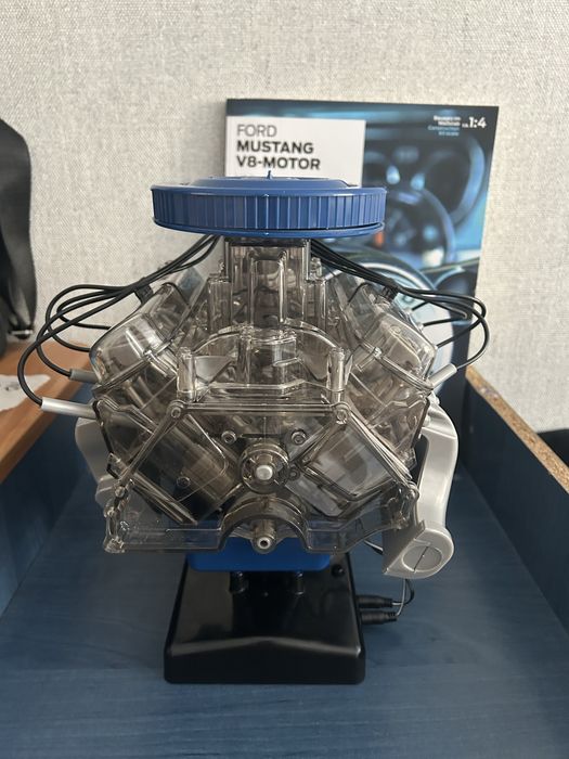 конструктор двигатель 1:4 Ford Mustang
