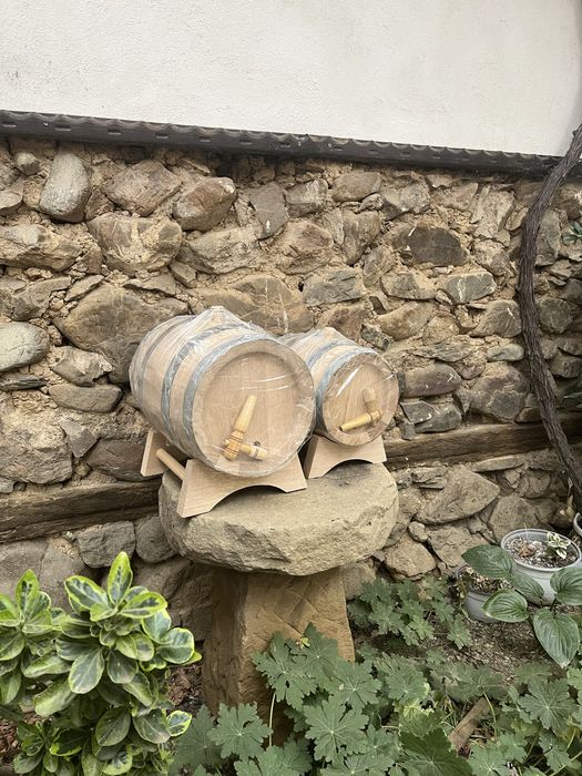 Дъбови бурета и бъчви