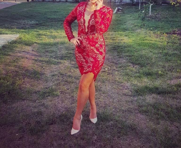 Rochie dantela- rosie