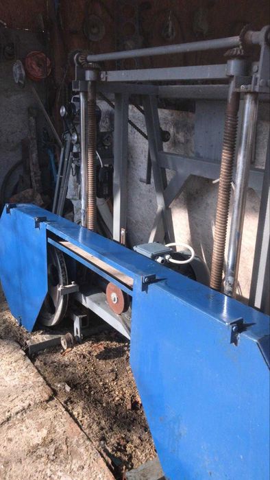 Gater cu dispozitiv ascutire panze