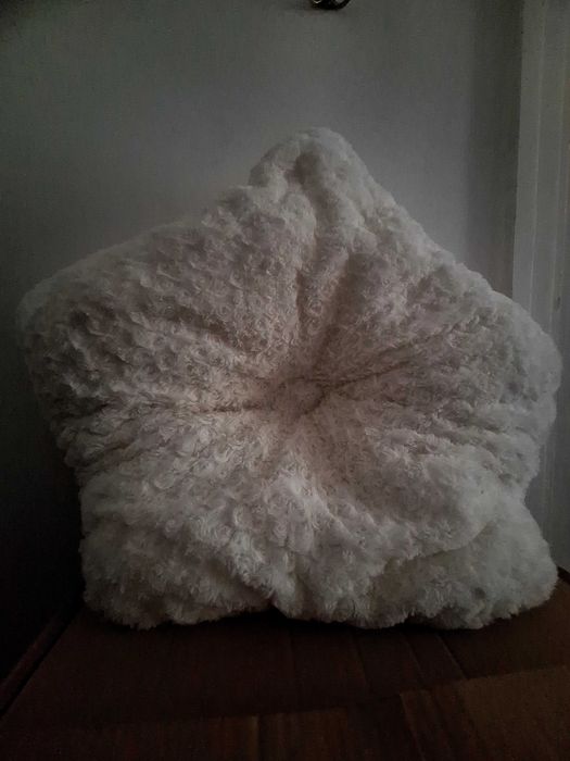 Подушка.Плюшевая.