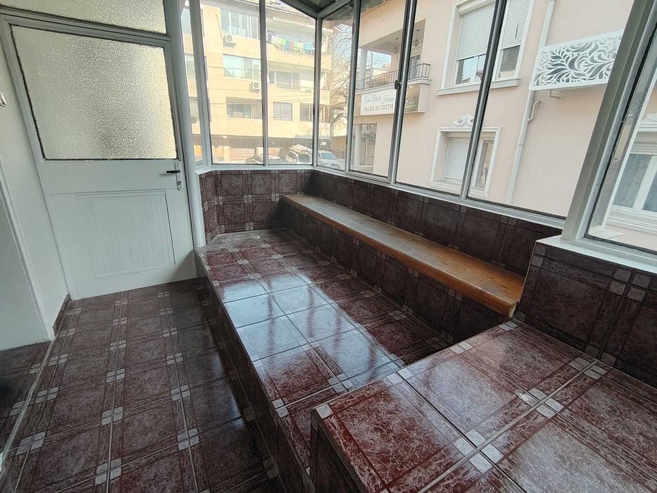 Продава се Тристаен апартамент в Плевен, 9-ти квартал - 85 кв.м за 1648 €/кв.м - Снимка #12