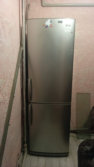 Продается Холодильник LG