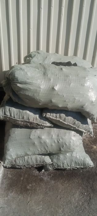 Уголь дрова в мешках
