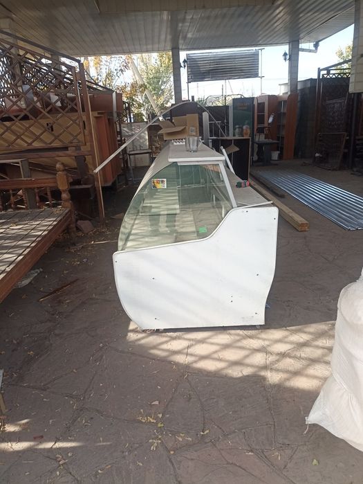 Витринный холодильник