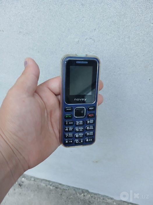 Knopkali telefon novey