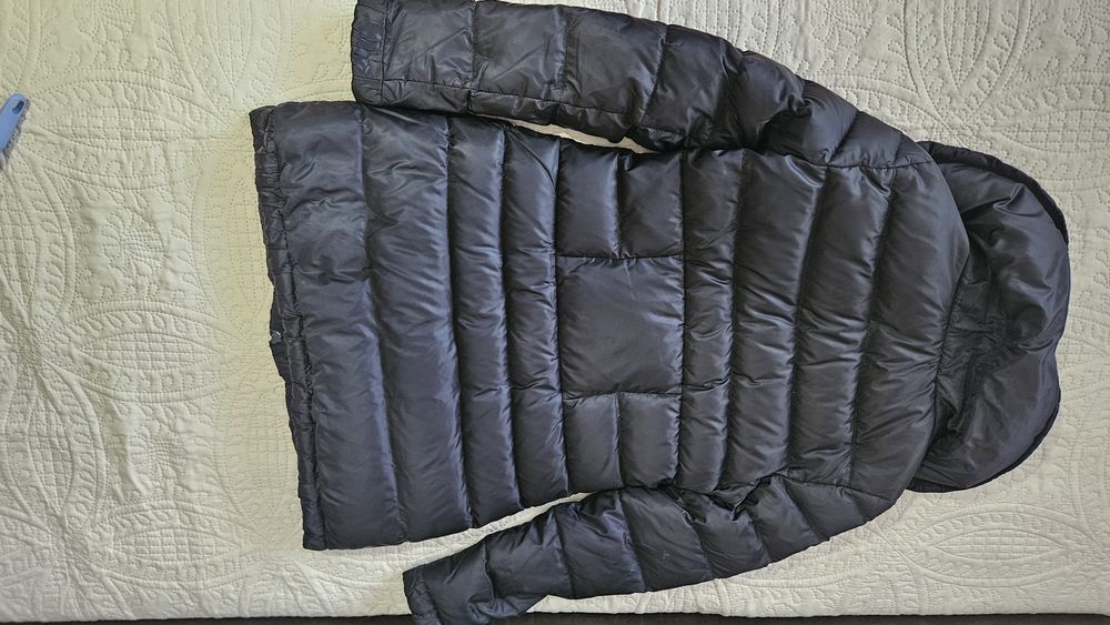 Оригинално яке Guess S размер