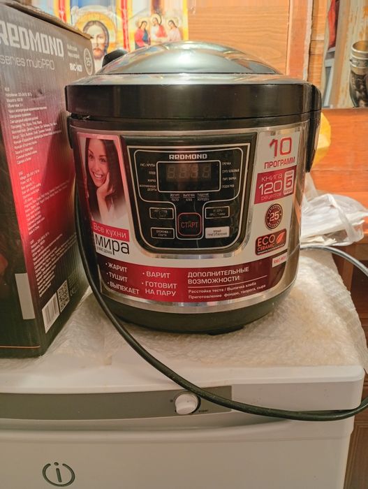 Мультиварка REDMOND