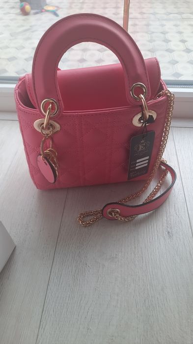 Сумочка женская с ремешком