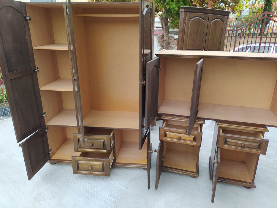 Шкаф за обувки /диван / огледало / столове / гардероб / шкаф / скрин