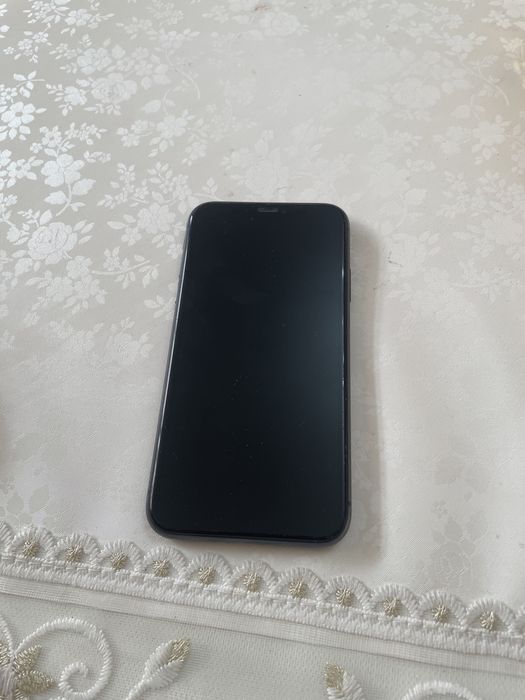 iPhone 11 в идеальном состоянии