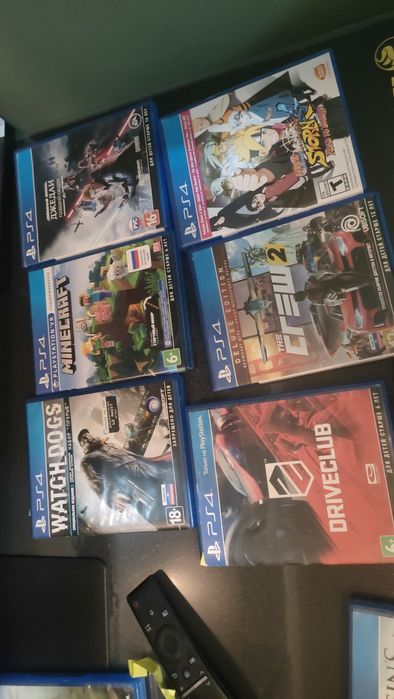 Ps4 slim с 2 джоистиком и аксессуары