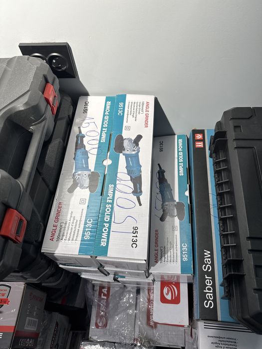 Пчелки, пила фирмы Devalt, Bosh, Ураган