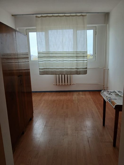 Vând garsoniera zona Viaduct