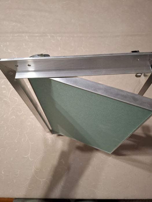 Ревизионна вратичка за баня 20х30