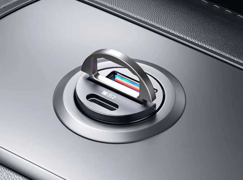 Компактен адаптер за запалка