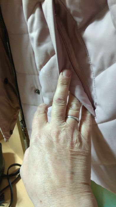 Продам новую куртку 48