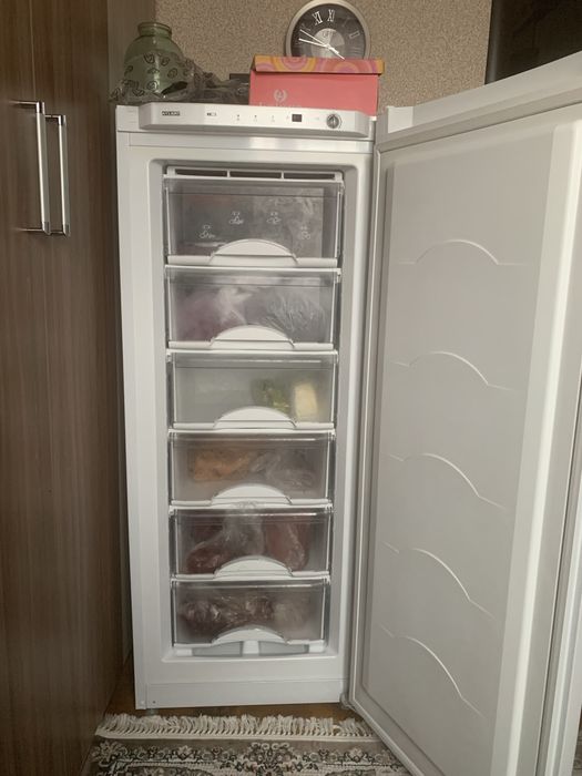 Продам морозильную камеру