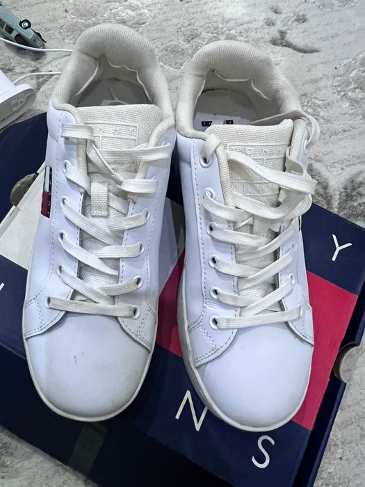 Обувки Tommy jeans