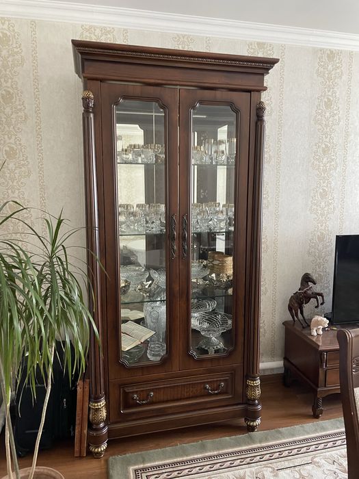 Продам буфет гостинный